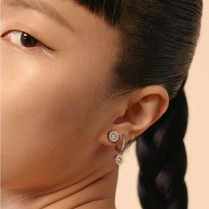 Hearts on Fire Fulfillment Diamond stud earrings in 18kt white gold